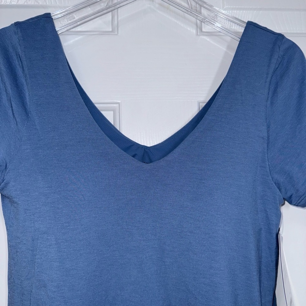 Athleta Essence Support top size medium NWT - Picture 4 of 11